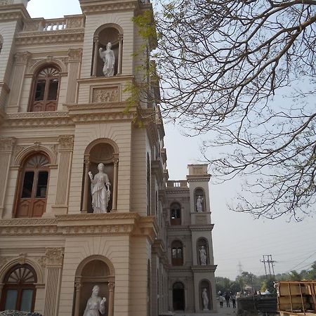 Prayag Aristro Club Hotel Kolkata Exterior photo
