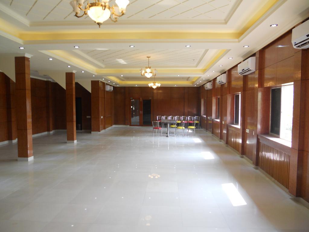 Prayag Aristro Club Hotel Kolkata Exterior photo