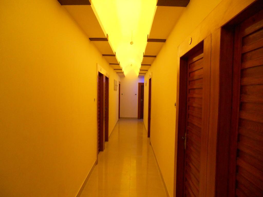 Prayag Aristro Club Hotel Kolkata Exterior photo