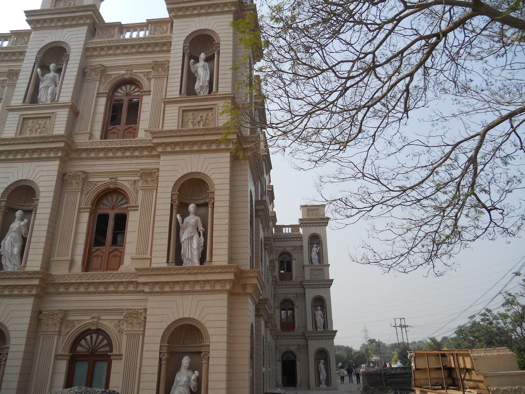 Prayag Aristro Club Hotel Kolkata Exterior photo